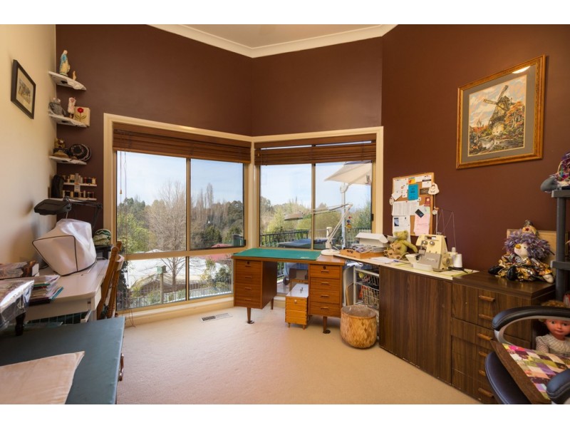 86 Michelle Avenue, Lavington NSW 2641