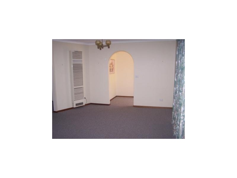 1/524 Danes Street, Lavington NSW 2641