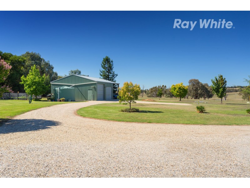 389 Burma Road, Table Top NSW 2640