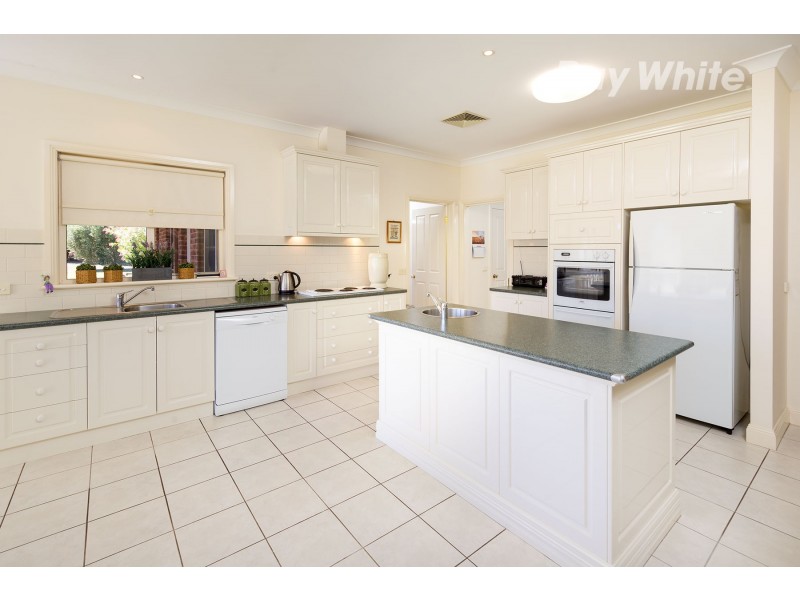 389 Burma Road, Table Top NSW 2640