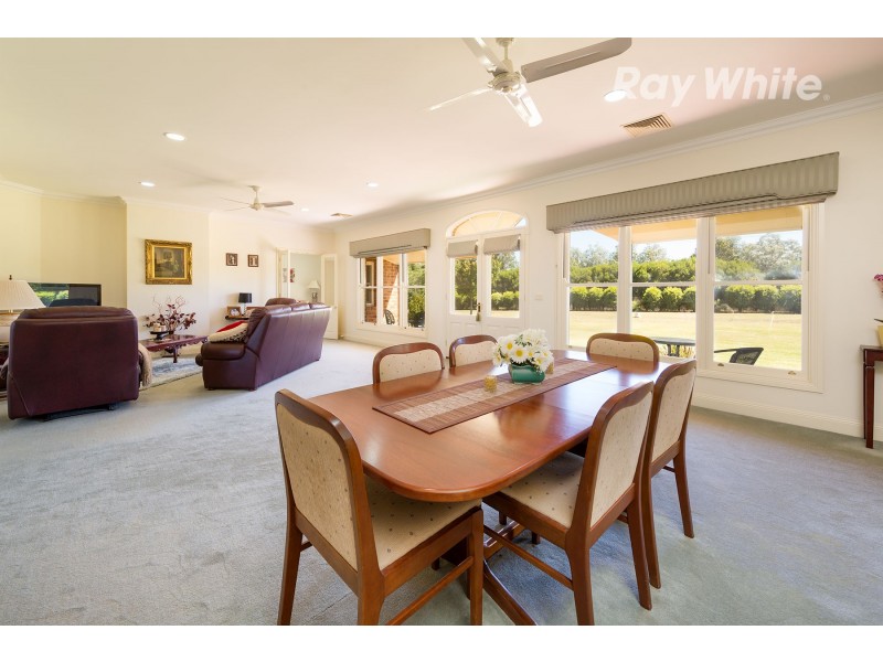 389 Burma Road, Table Top NSW 2640