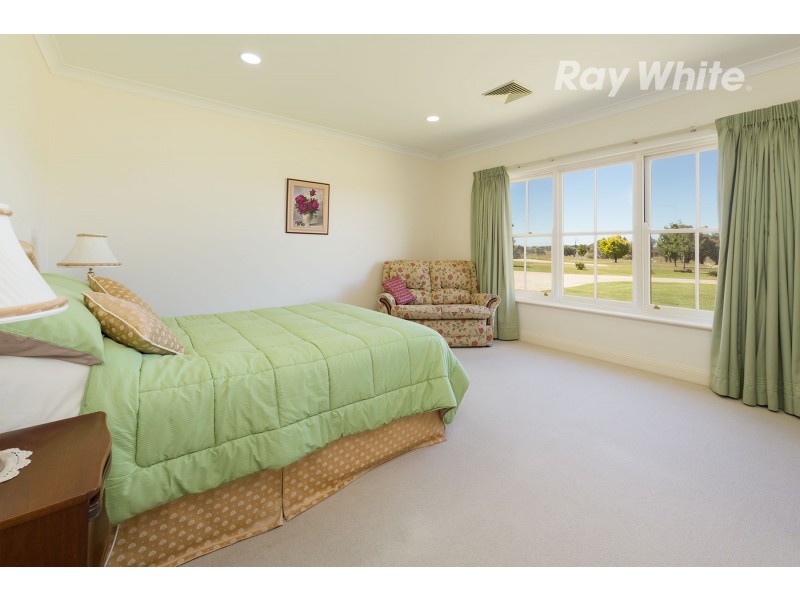 389 Burma Road, Table Top NSW 2640