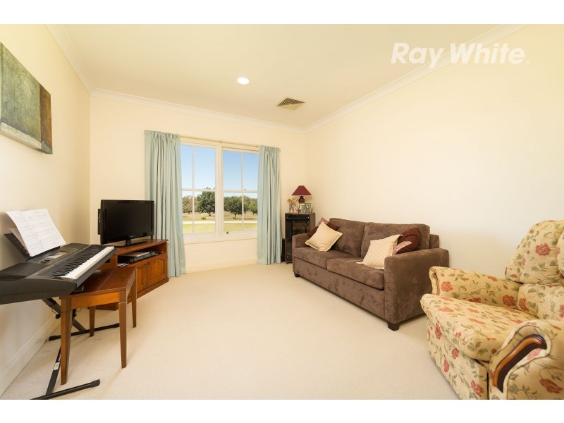 389 Burma Road, Table Top NSW 2640