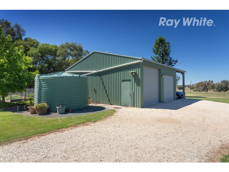 389 Burma Road, Table Top NSW 2640