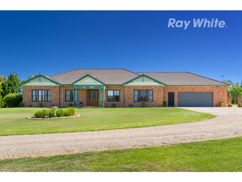 389 Burma Road, Table Top NSW 2640