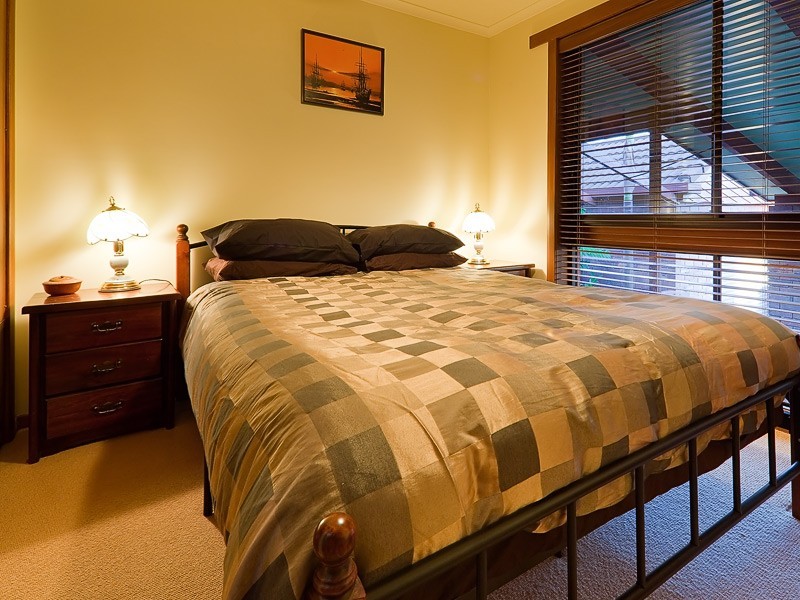 38 Mountain VIew Drive, Lavington NSW 2641