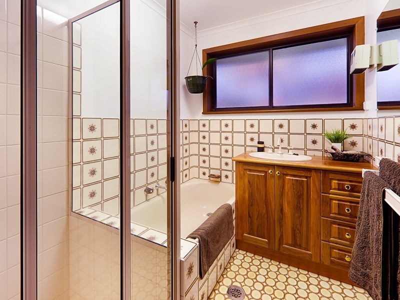 38 Mountain VIew Drive, Lavington NSW 2641