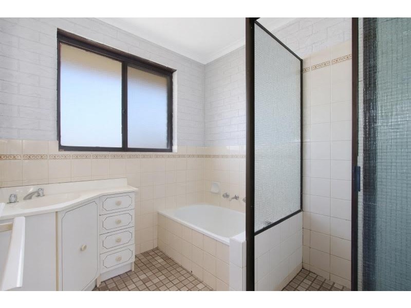 13/413 Bevan Street, Lavington NSW 2641