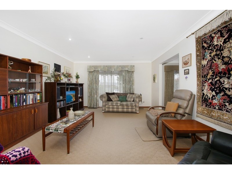 450 Bundarra Place, Lavington NSW 2641