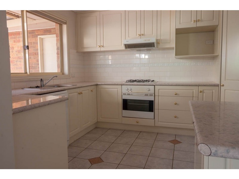 8 Bartholomew Street, Glenroy NSW 2640