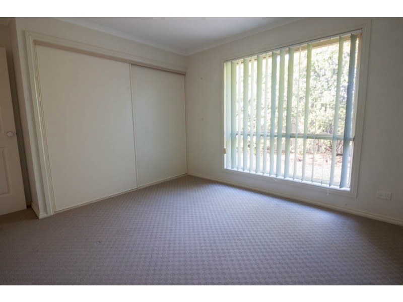 8 Bartholomew Street, Glenroy NSW 2640