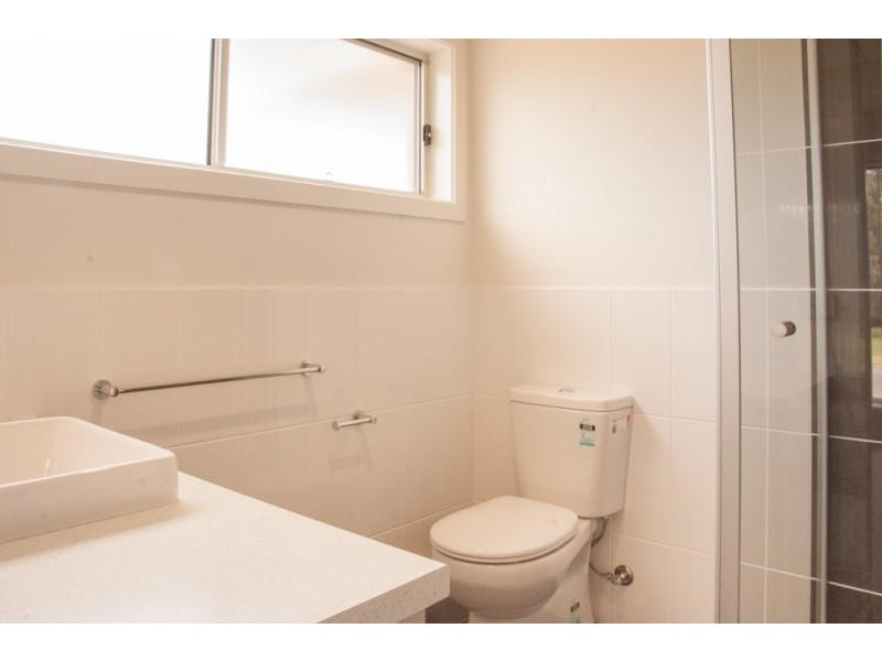 32 Cornwall Avenue, Hamilton Valley NSW 2641