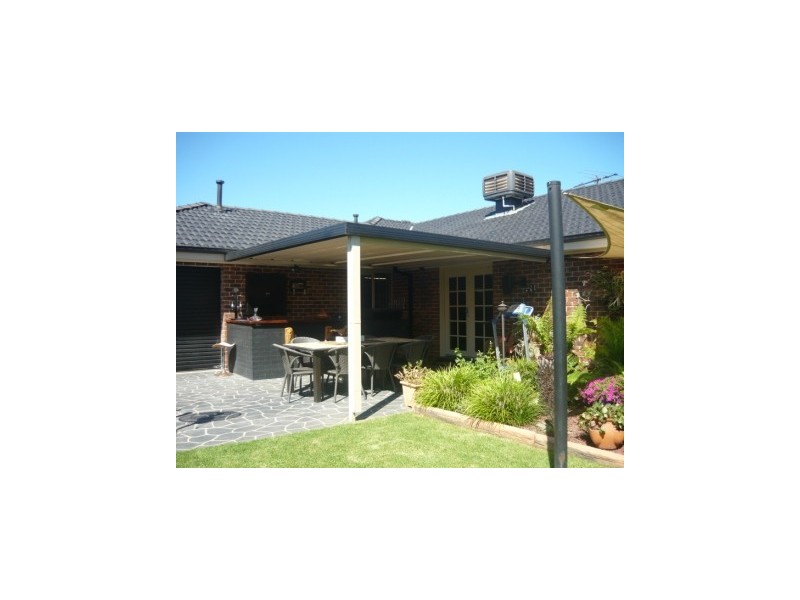 8 Willaroo Street, Thurgoona NSW 2640