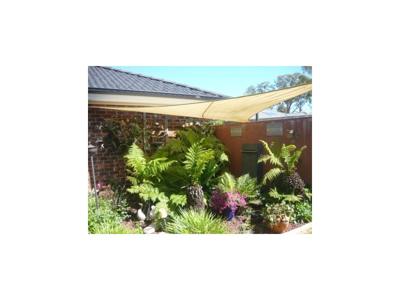 8 Willaroo Street, Thurgoona NSW 2640