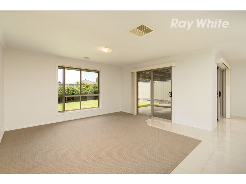 1 Owl Court, Thurgoona NSW 2640