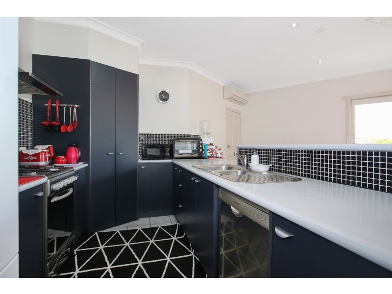 1/3 Maynet Place, West Albury NSW 2640