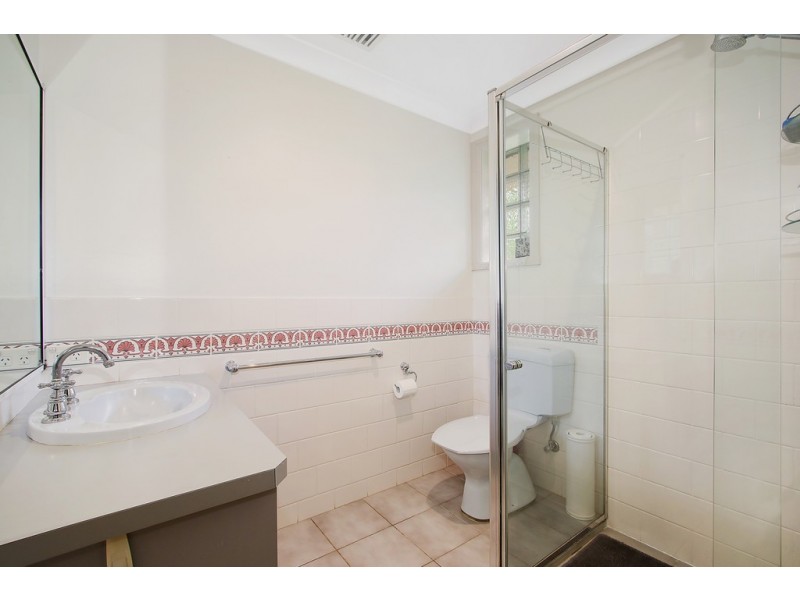 1/3 Maynet Place, West Albury NSW 2640