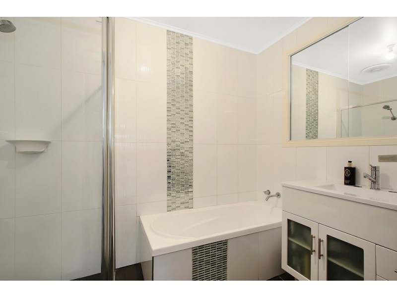 359 Douglas Road, Lavington NSW 2641