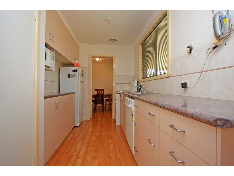 76 James Cook Ave, Howlong NSW 2643