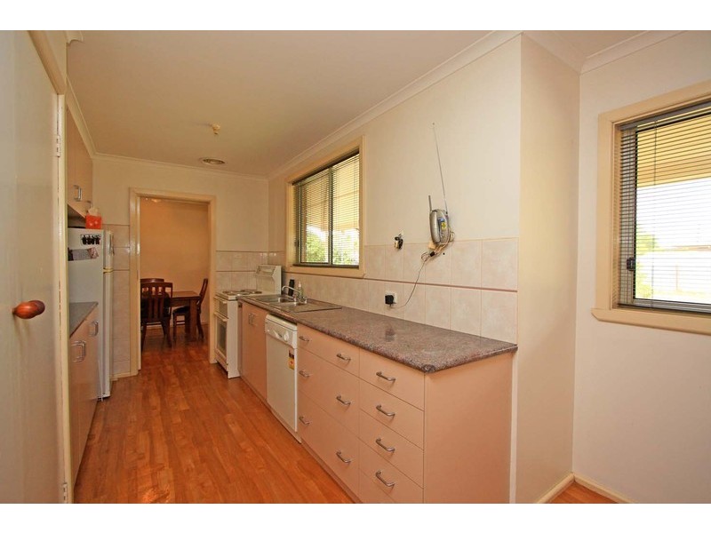 76 James Cook Ave, Howlong NSW 2643