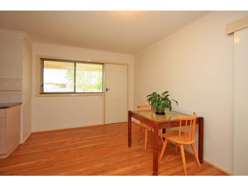 76 James Cook Ave, Howlong NSW 2643