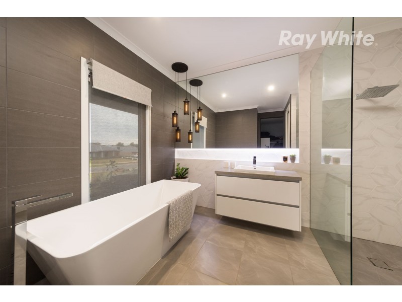 2 Regent Street, Springdale Heights NSW 2641