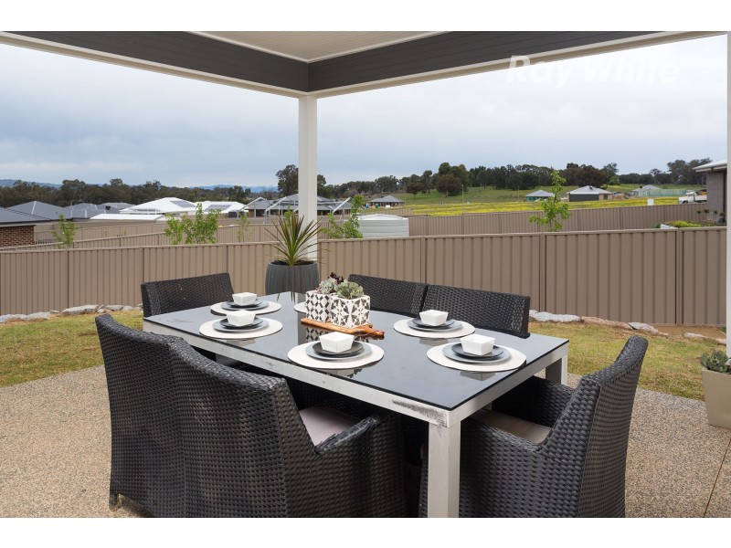 2 Regent Street, Springdale Heights NSW 2641