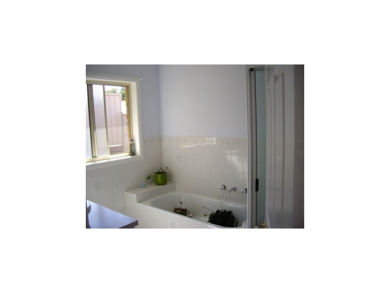 81  Crawshaw Crescent, Albury NSW 2640