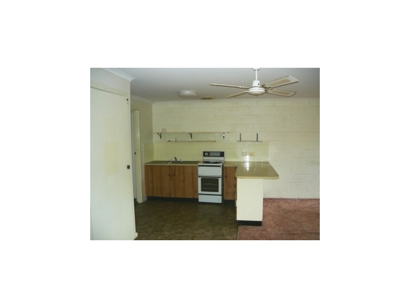 2/610 Kemp Street, Lavington NSW 2641