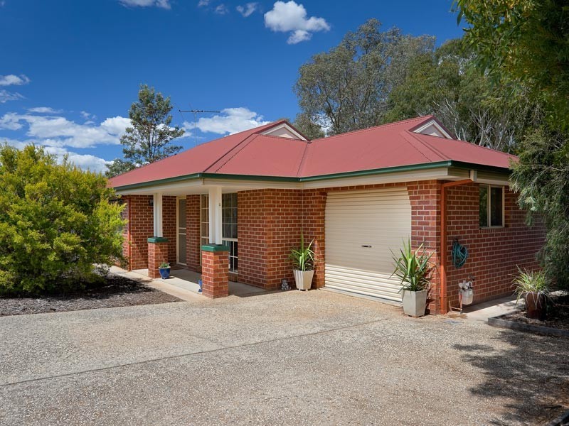 2/11 Heppner Court, Thurgoona NSW 2640