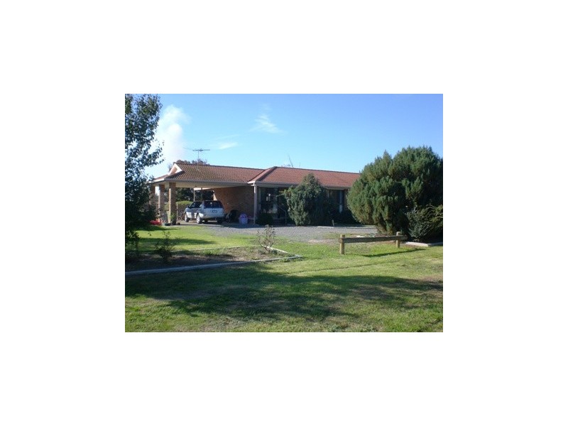 63 Kennedy, Howlong NSW 2643