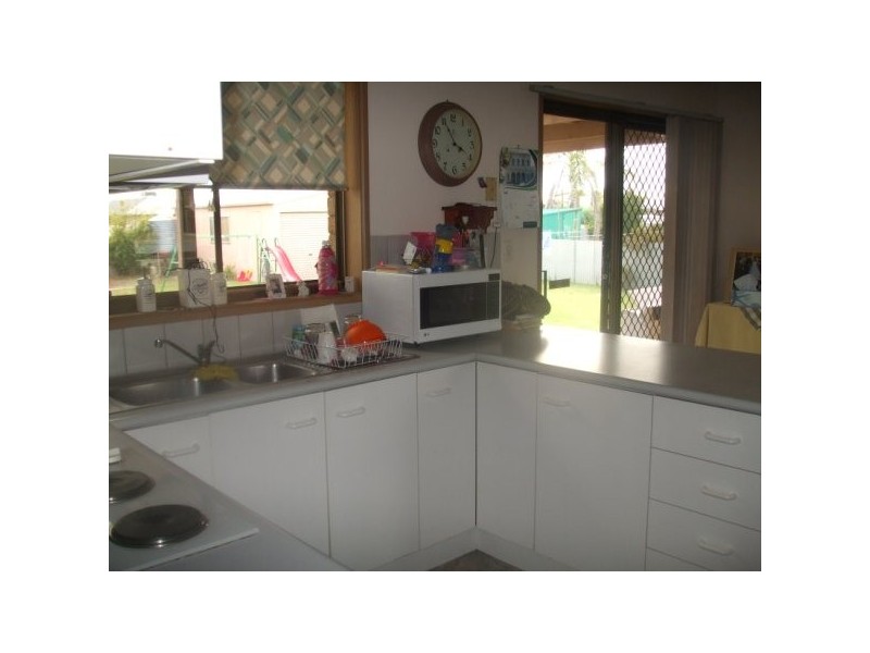 63 Kennedy, Howlong NSW 2643