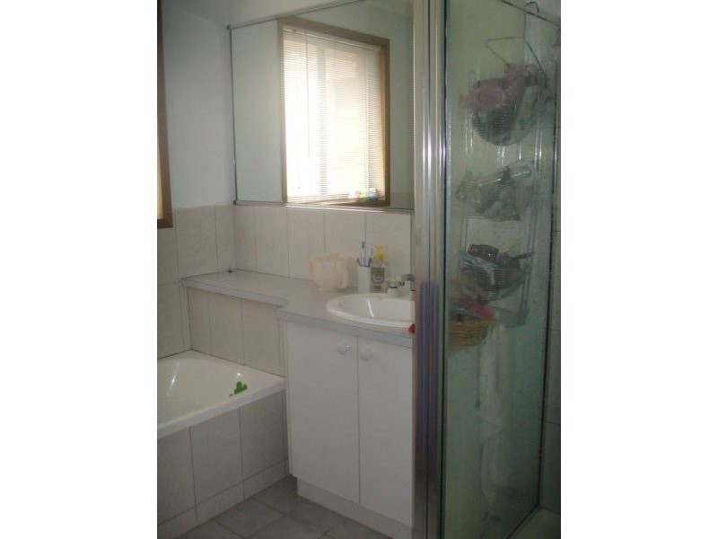 63 Kennedy, Howlong NSW 2643