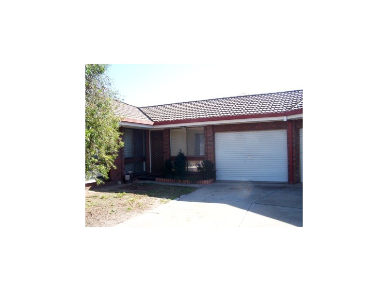 2/567 Woodbury Court, Lavington NSW 2641