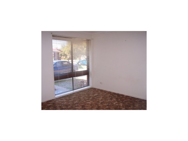 2/567 Woodbury Court, Lavington NSW 2641