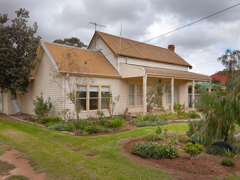 10 Charles Street, Balldale NSW 2646