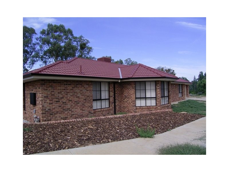 605 Hague Street, Lavington NSW 2641