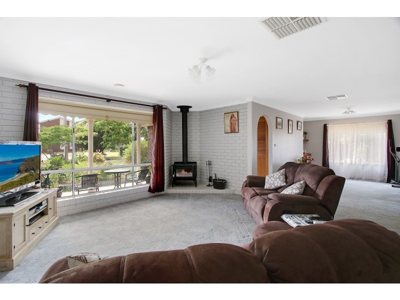 3 Sunnyside Cres, Walla Walla NSW 2659