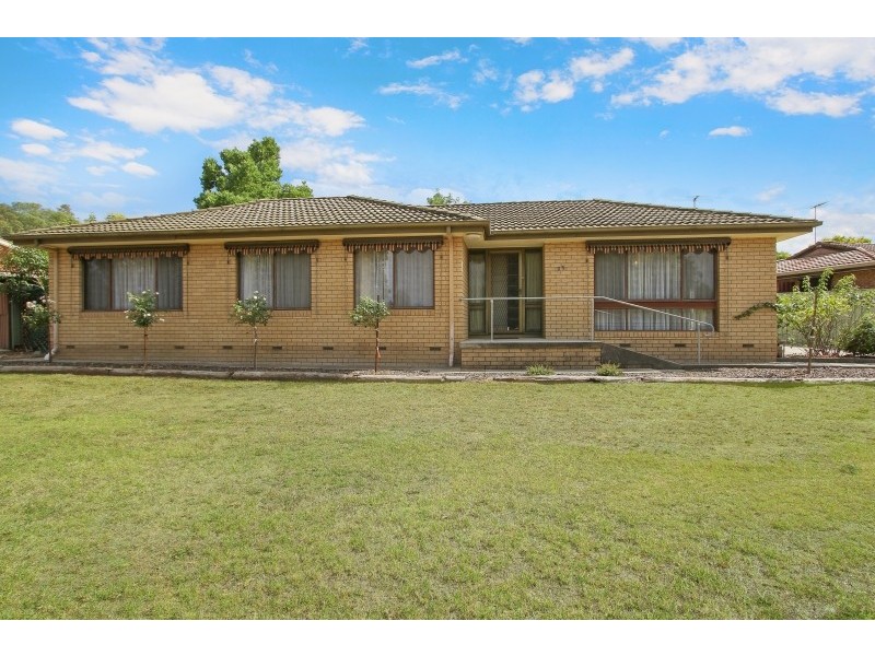 35 St Andrews Circuit, Thurgoona NSW 2640