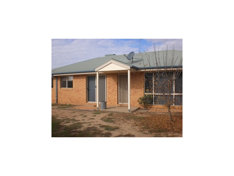48 Larmer Street, Howlong NSW 2643