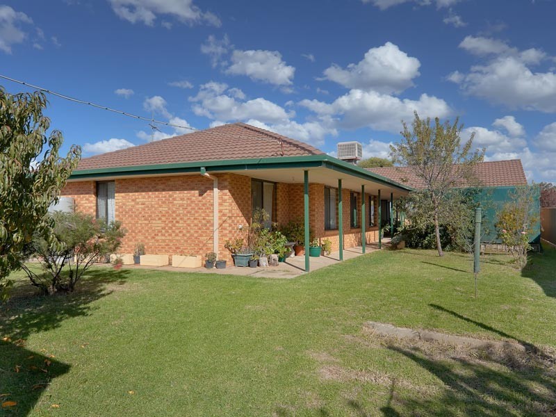 12 Wenke Street, Walla Walla NSW 2659
