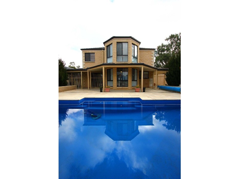 90 Larmer Street, Howlong NSW 2643