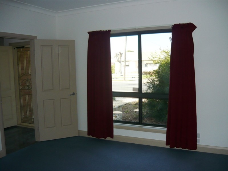 1037 Calimo Street, North Albury NSW 2640