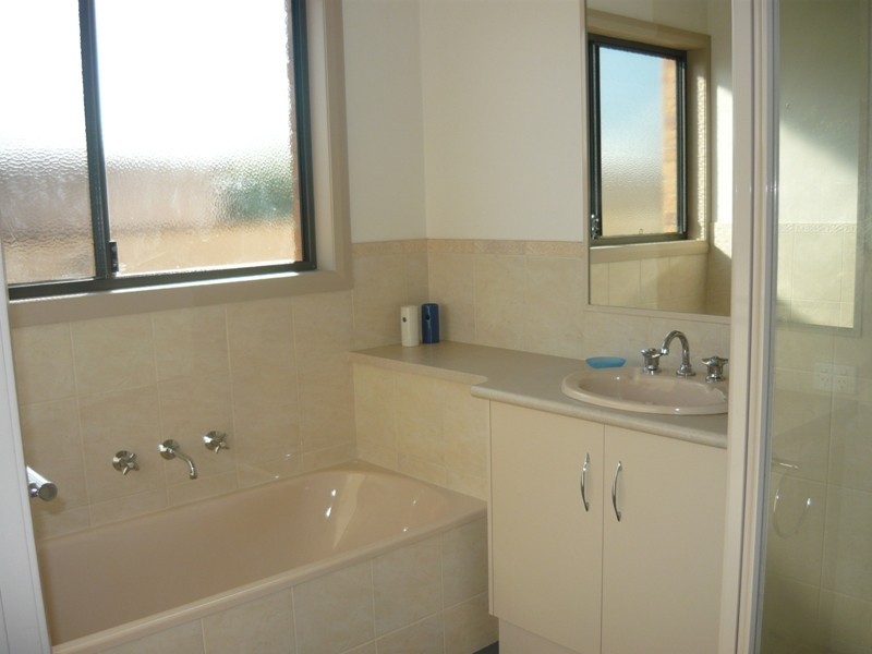 1037 Calimo Street, North Albury NSW 2640