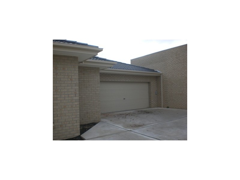 2/107  Hawkins Street, Howlong NSW 2643