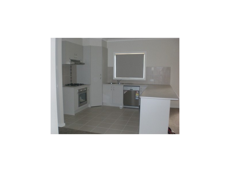 2/107  Hawkins Street, Howlong NSW 2643