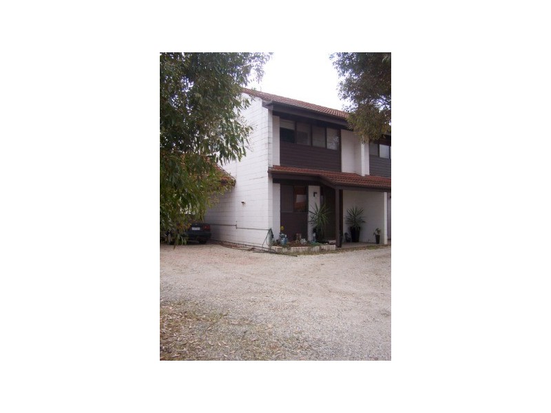 2/521 Margaret Place, Lavington NSW 2641