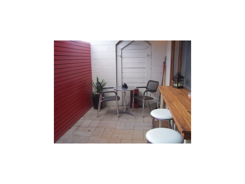 2/521 Margaret Place, Lavington NSW 2641