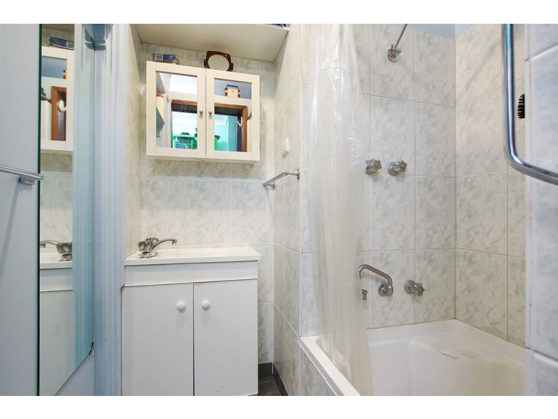 2/623 Prune Street, Lavington NSW 2641