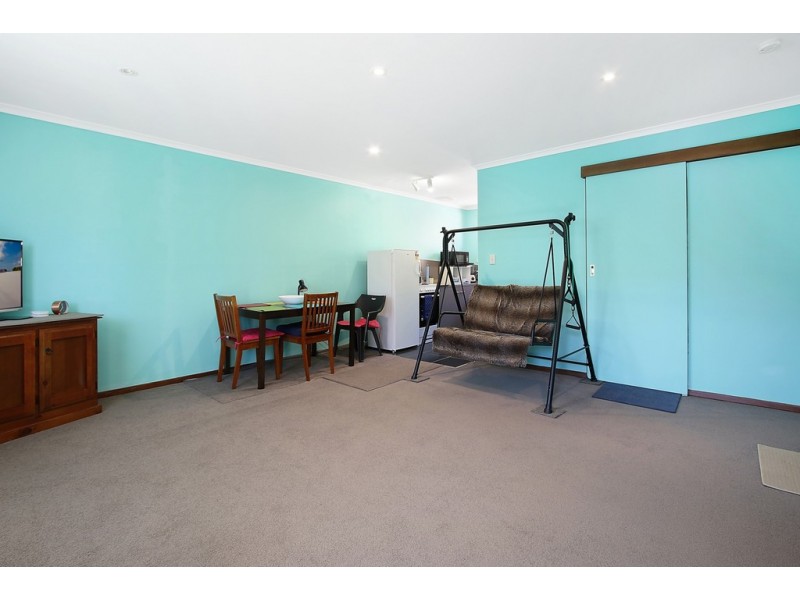 2/623 Prune Street, Lavington NSW 2641